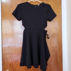 🆕 Cut-Out Flowy Dress